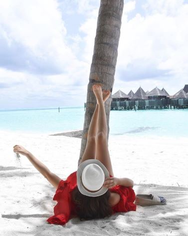 Sarah Helen Santini Uses Instagram Butler Service in Maldives