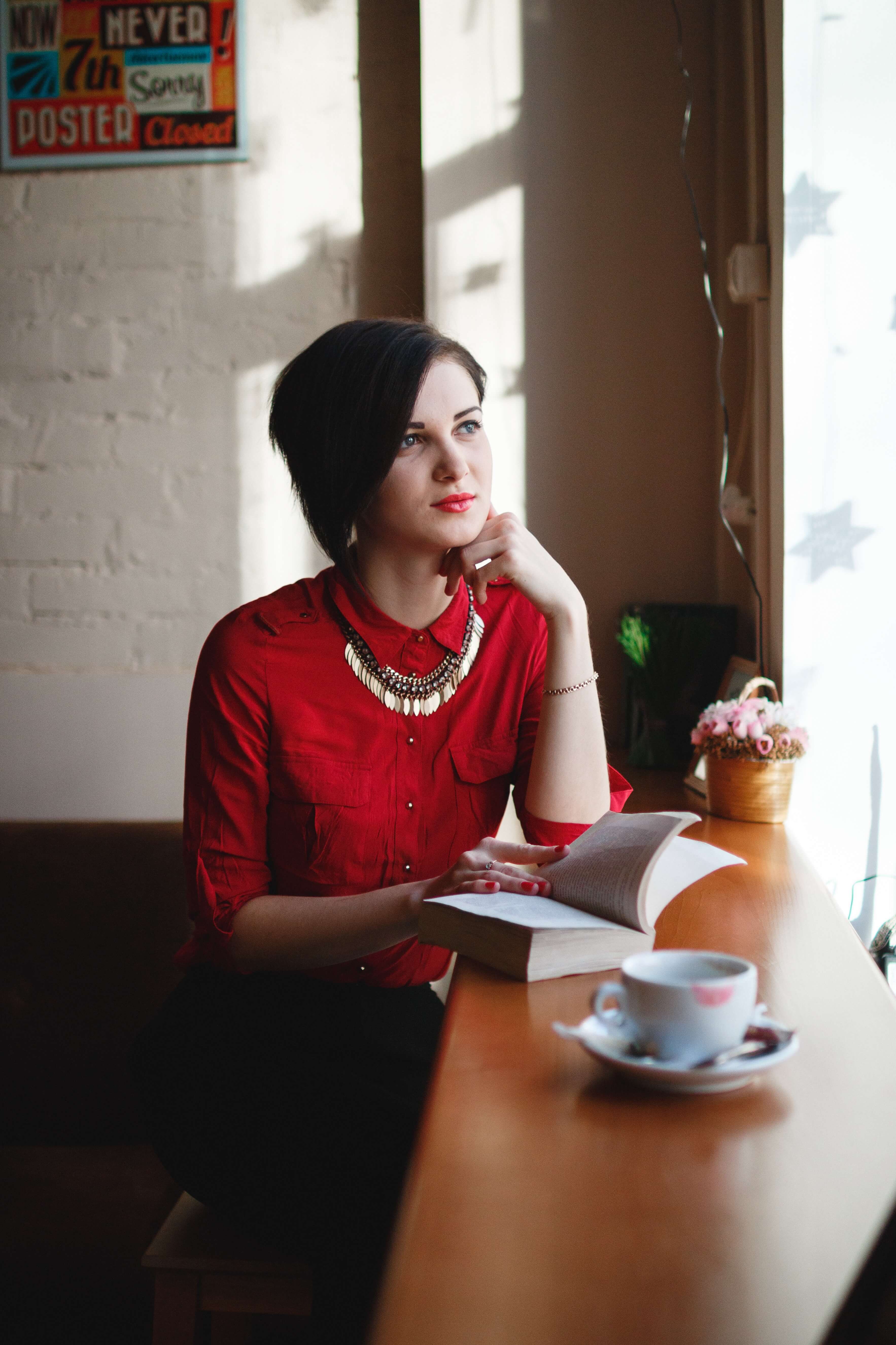 alexander solodukhin 4394 unsplash 1 CEO Mike Lambert’s reading list for aspiring entrepreneurs International Hotel School